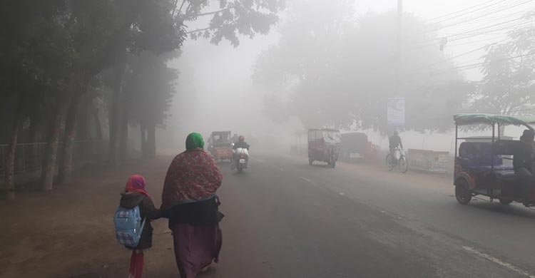 শীতে বিপর্যস্ত দিনাজপুরের